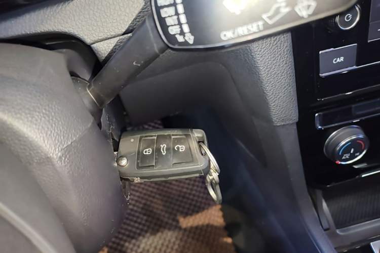 Used Volkswagen Golf 2018 1.6L Manual Fashion Edition Vehicle Key