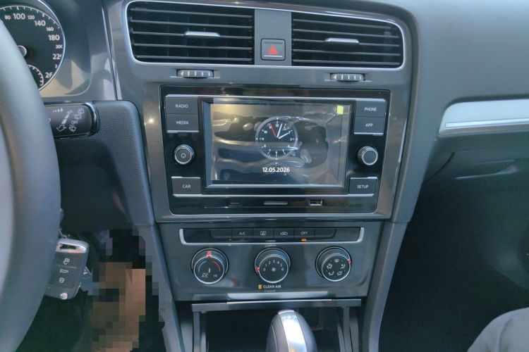Used Volkswagen Golf 2018 230TSI Automatic Comfort Model Audio And AC Panel