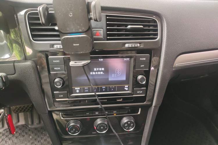 Used Volkswagen Golf 2018 1.6L Automatic Comfort Model Audio And AC Panel