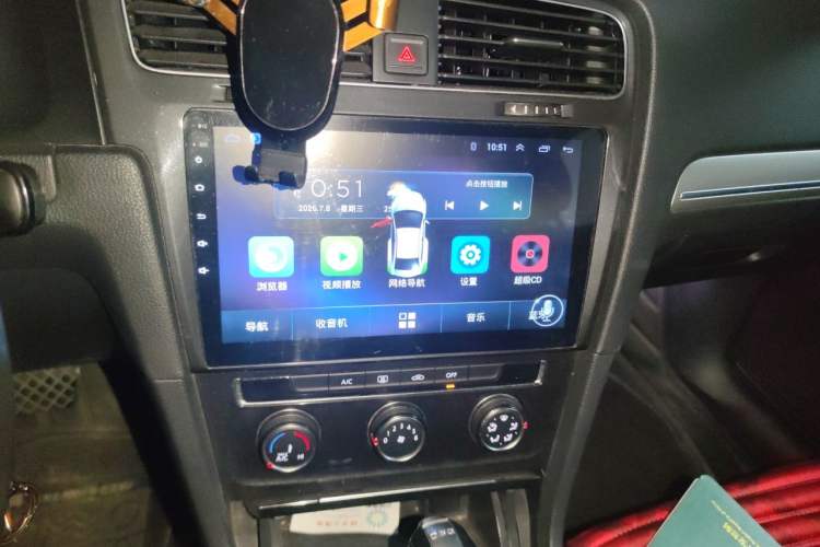 Used Volkswagen Golf 2018 230TSI Automatic Comfort Model Audio And AC Panel
