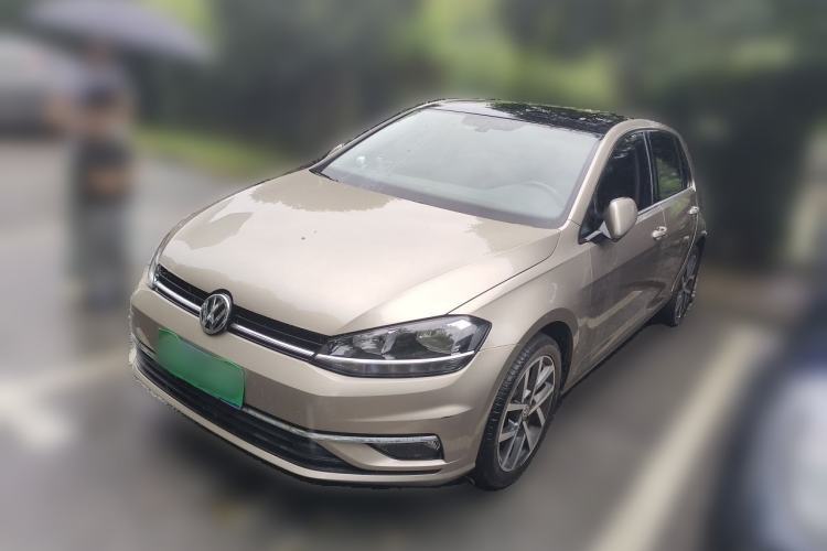 Gebrauchter Volkswagen Golf 2018 230TSI Automatic Luxury Version Guazi used car, China used car export, Used car for sale, Used cars, Cheapest cars for sale
