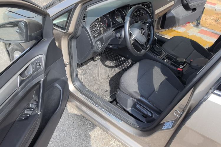 Used Volkswagen Golf 2018 230TSI Automatic Comfort Model Driver Seat