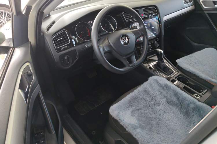 Used Volkswagen Golf 2018 1.6L Automatic Fashion Model Driver Seat