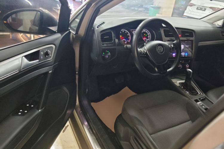 Used Volkswagen Golf 2018 1.6L Automatic Comfort Model Driver Seat