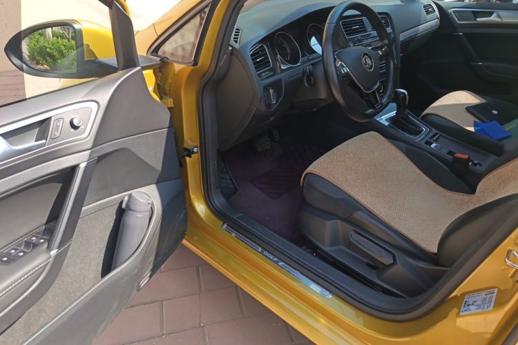 Used Volkswagen Golf 2018 1.6L Automatic Comfort Model Driver Seat