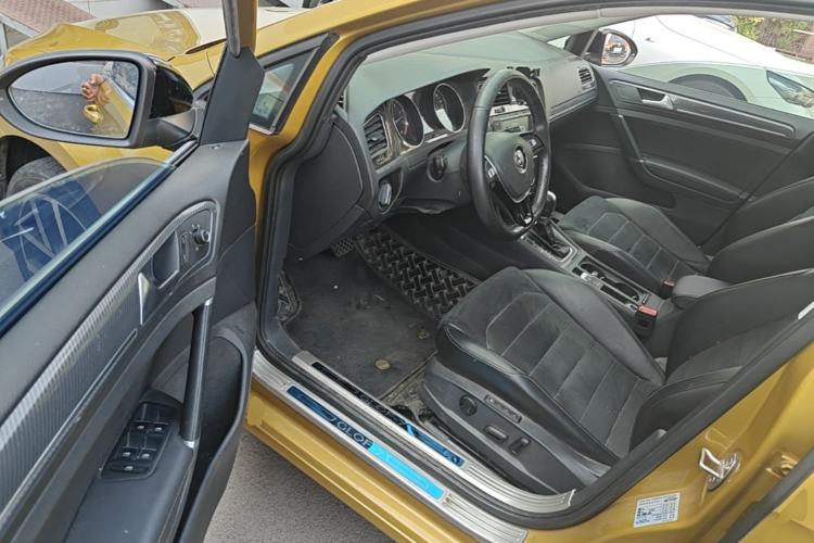 Used Volkswagen Golf 2018 230TSI Automatic Luxury Version Driver Seat