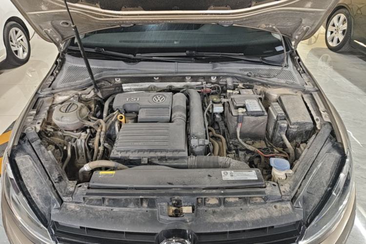 Used Volkswagen Golf 2018 230TSI Automatic Luxury Version Engine Bay