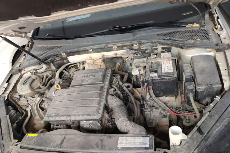 Used Volkswagen Golf 2018 1.6L Automatic Fashion Model Engine Bay
