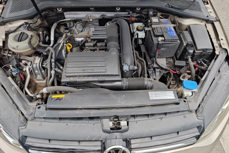 Used Volkswagen Golf 2018 230TSI Automatic Luxury Version Engine Bay