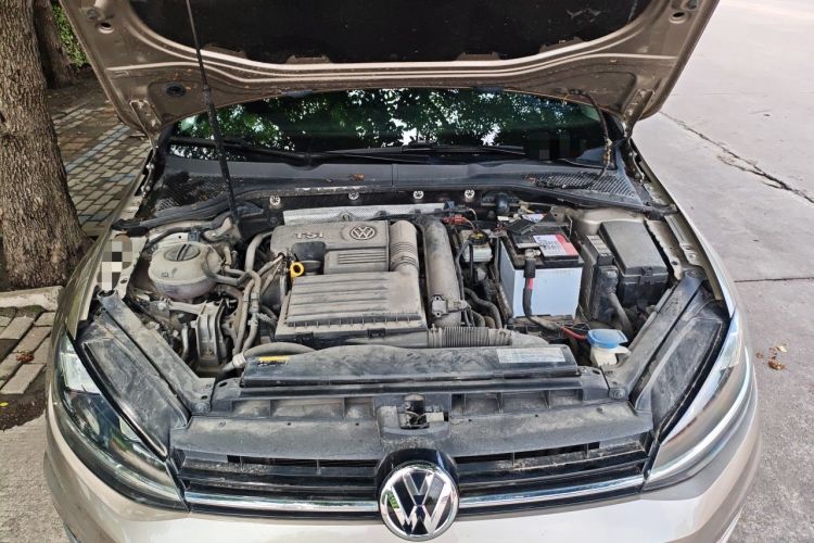 Used Volkswagen Golf 2018 230TSI Automatic Luxury Version Engine Bay