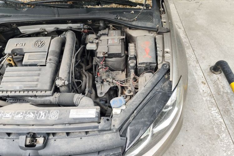 Used Volkswagen Golf 2018 230TSI Automatic Luxury Version Engine Bay Left