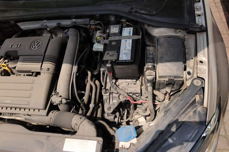 Used Volkswagen Golf 2018 230TSI Automatic Luxury Version Engine Bay Left