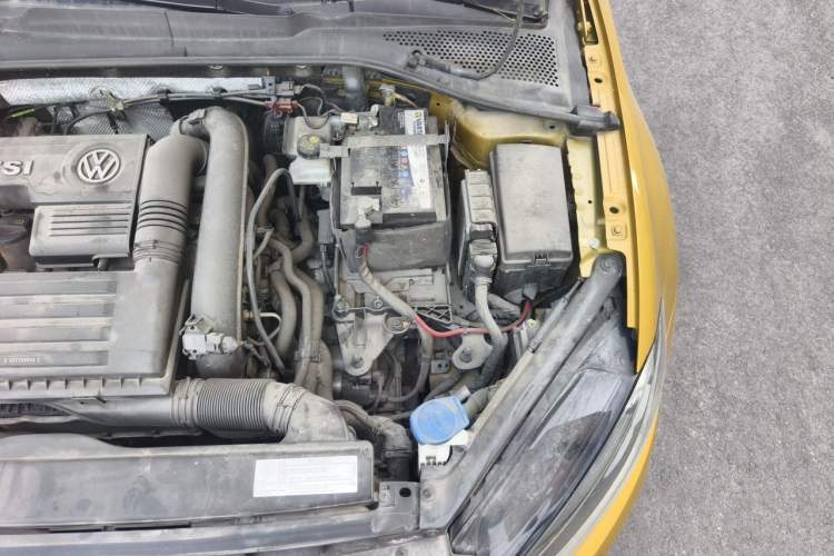 Used Volkswagen Golf 2018 230TSI Automatic Luxury Version Engine Bay Left