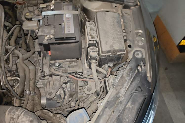 Used Volkswagen Golf 2018 230TSI Automatic Comfort Model Engine Bay Left
