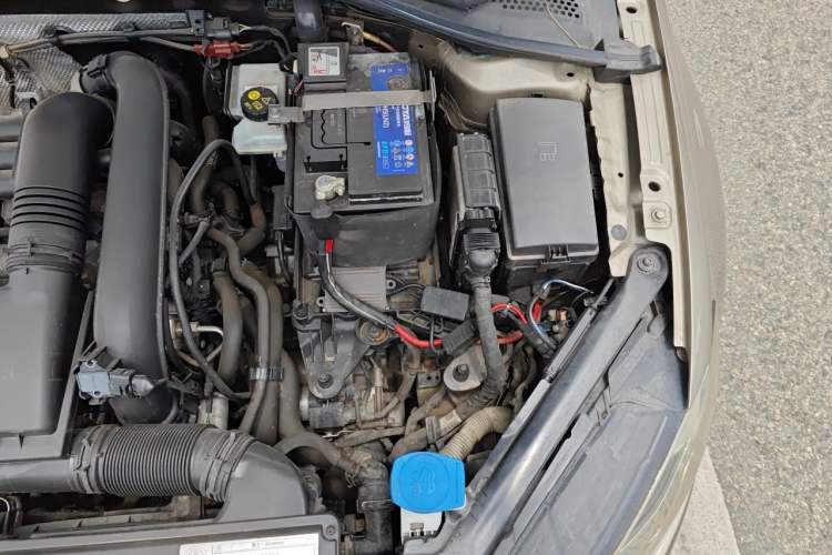 Used Volkswagen Golf 2018 230TSI Automatic Luxury Version Engine Bay Left