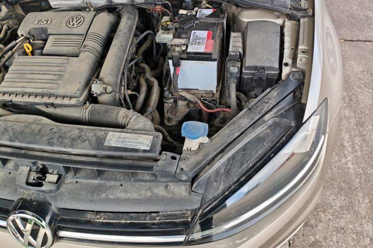 Used Volkswagen Golf 2018 230TSI Automatic Luxury Version Engine Bay Left