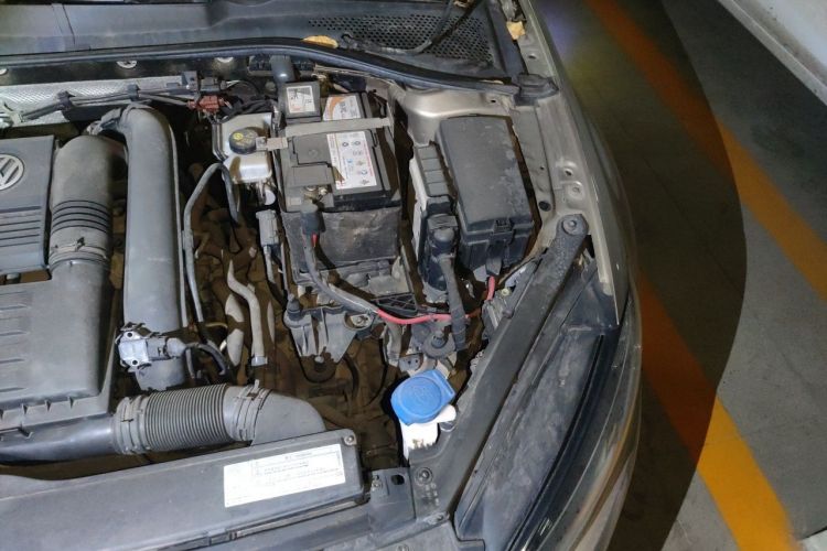 Used Volkswagen Golf 2018 230TSI Automatic Comfort Model Engine Bay Left