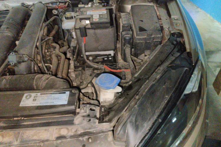 Used Volkswagen Golf 2018 230TSI Automatic Luxury Version Engine Bay Left