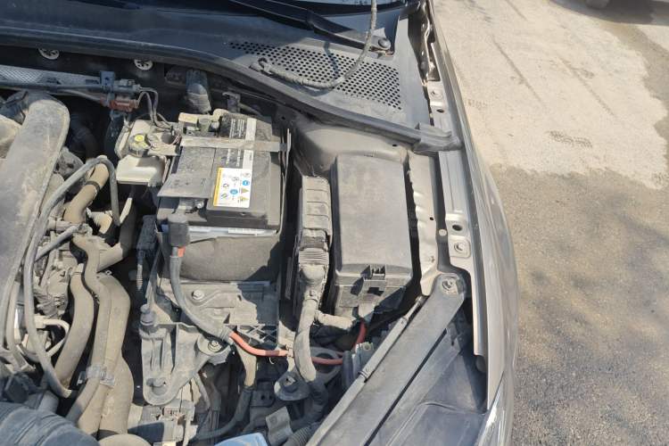 Used Volkswagen Golf 2018 230TSI Automatic Luxury Version Engine Bay Left