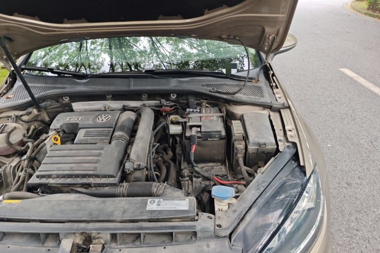 Used Volkswagen Golf 2018 230TSI Automatic Comfort Model Engine Bay Left