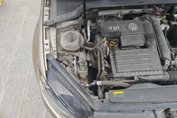 Used Volkswagen Golf 2018 230TSI Automatic Comfort Model Engine Bay Right