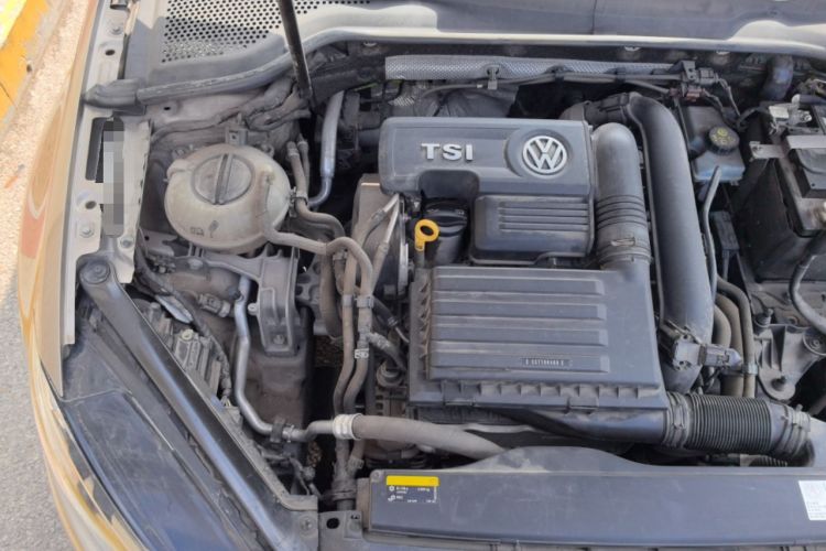 Used Volkswagen Golf 2018 230TSI Automatic Comfort Model Engine Bay Right