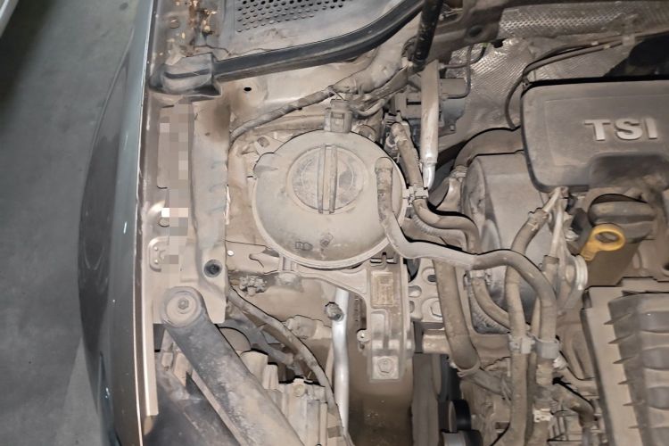 Used Volkswagen Golf 2018 230TSI Automatic Comfort Model Engine Bay Right