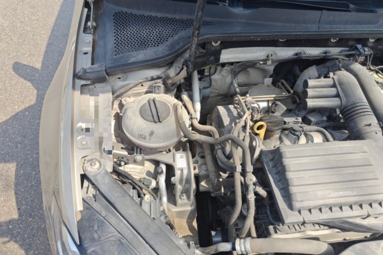 Used Volkswagen Golf 2018 230TSI Automatic Luxury Version Engine Bay Right