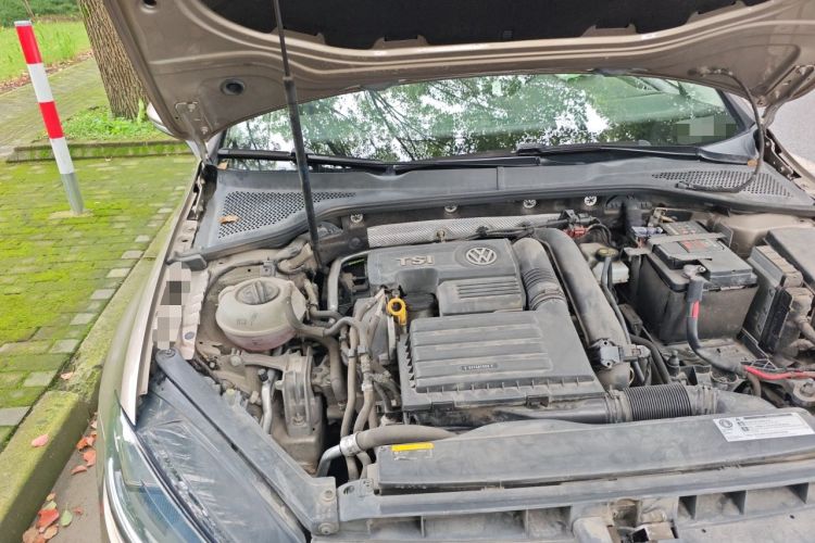 Used Volkswagen Golf 2018 230TSI Automatic Comfort Model Engine Bay Right