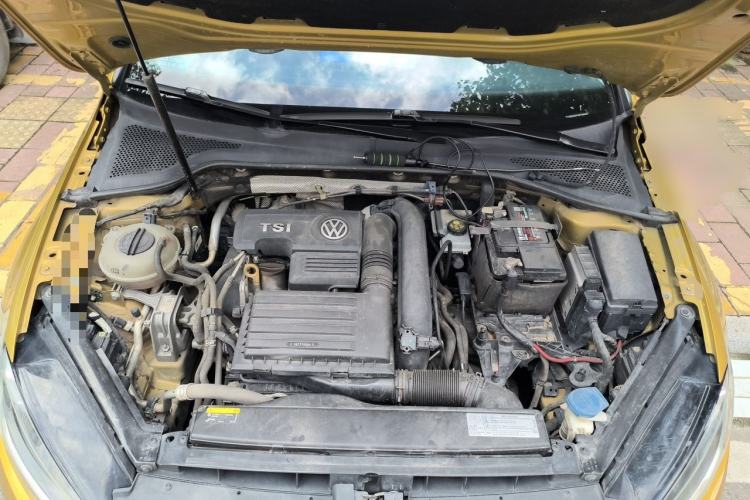 Used Volkswagen Golf 2018 230TSI Automatic Comfort Model Engine Bay