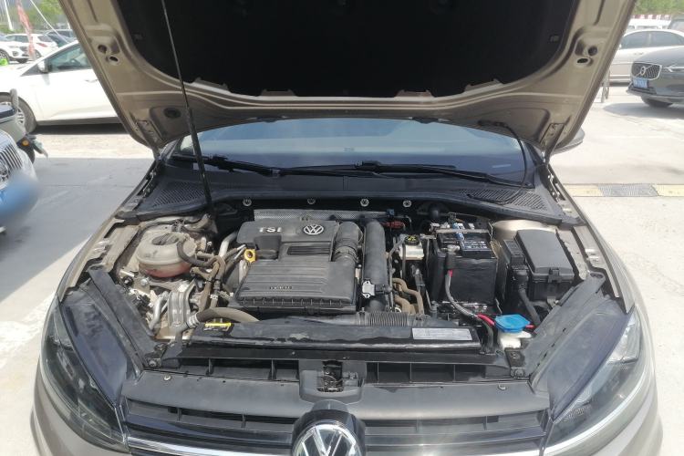 Used Volkswagen Golf 2018 230TSI Automatic Comfort Model Engine Bay