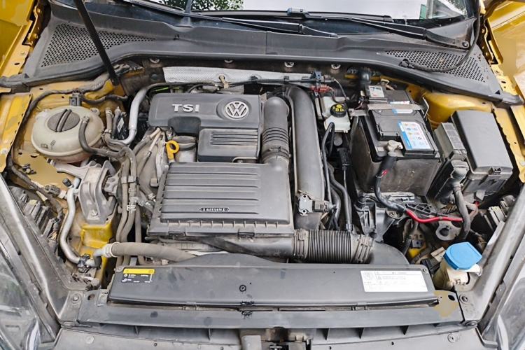 Used Volkswagen Golf 2018 230TSI Automatic Comfort Model Engine Bay