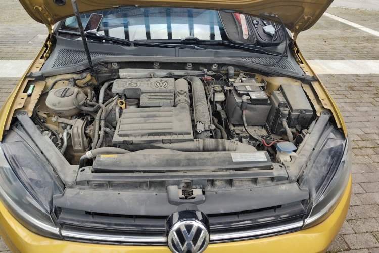 Used Volkswagen Golf 2018 230TSI Automatic Luxury Version Engine Bay