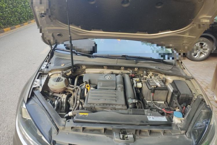 Used Volkswagen Golf 2018 230TSI Automatic Luxury Version Engine Bay