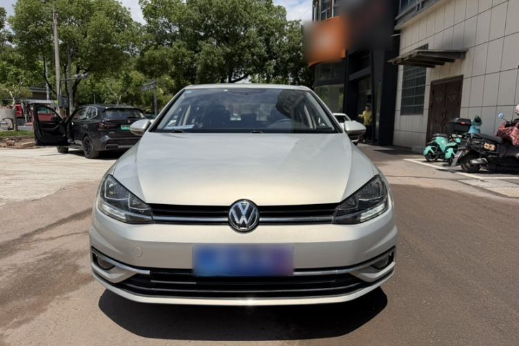 Used Volkswagen Golf 2018 1.6L Automatic Fashion Model Exterior 10