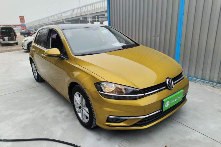 Used Volkswagen Golf 2018 230TSI Automatic Comfort Model Exterior 2
