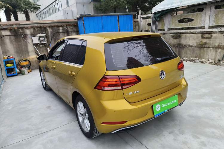 Used Volkswagen Golf 2018 230TSI Automatic Comfort Model Exterior 3