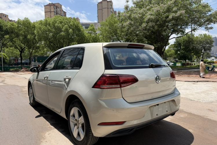 Used Volkswagen Golf 2018 1.6L Automatic Fashion Model Exterior 6
