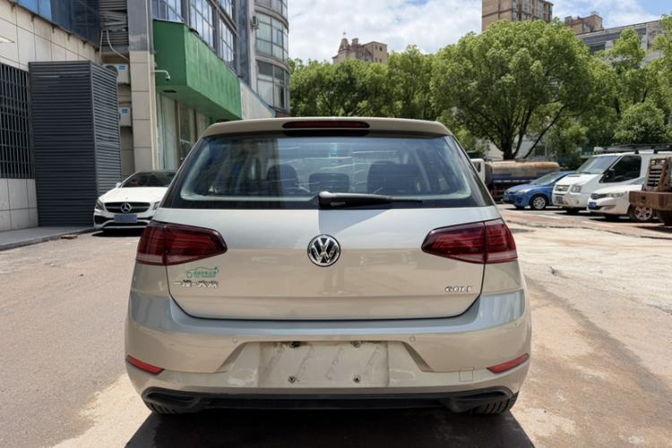 Used Volkswagen Golf 2018 1.6L Automatic Fashion Model Exterior 7