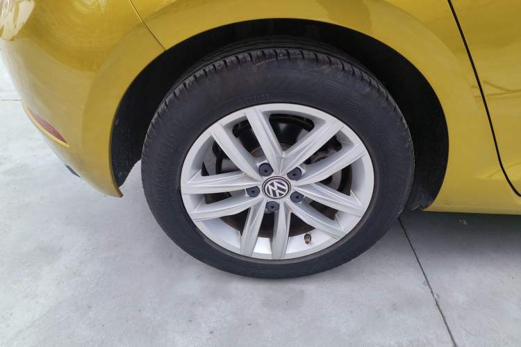 Used Volkswagen Golf 2018 230TSI Automatic Comfort Model Exterior 8