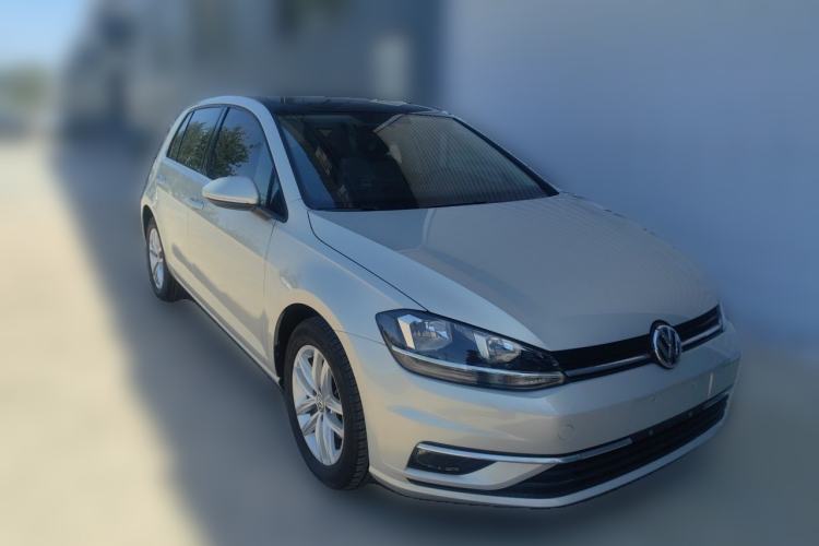 Used Volkswagen Golf 2018 230TSI Automatic Comfort Model Front Right 45 Deg