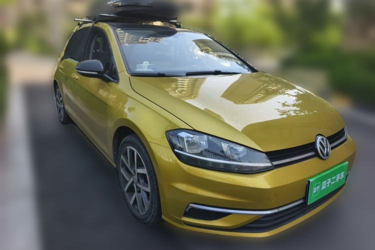 Used Volkswagen Golf 2018 230TSI Automatic Luxury Version Front Right 45 Deg
