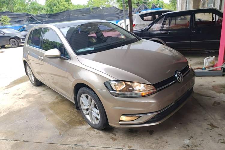 Used Volkswagen Golf 2018 1.6L Automatic Comfort Model Front Right 45 Deg