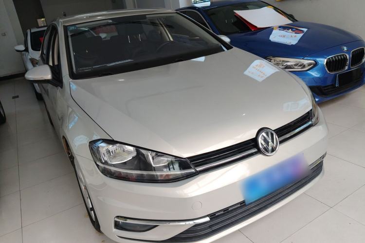 Used Volkswagen Golf 2018 1.6L Automatic Fashion Model Front Right 45 Deg