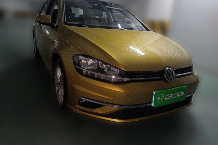 Used Volkswagen Golf 2018 180TSI Automatic Comfort Model Front Right 45 Deg