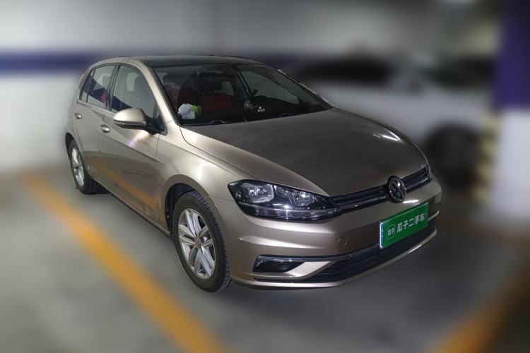 Used Volkswagen Golf 2018 230TSI Automatic Comfort Model Front Right 45 Deg