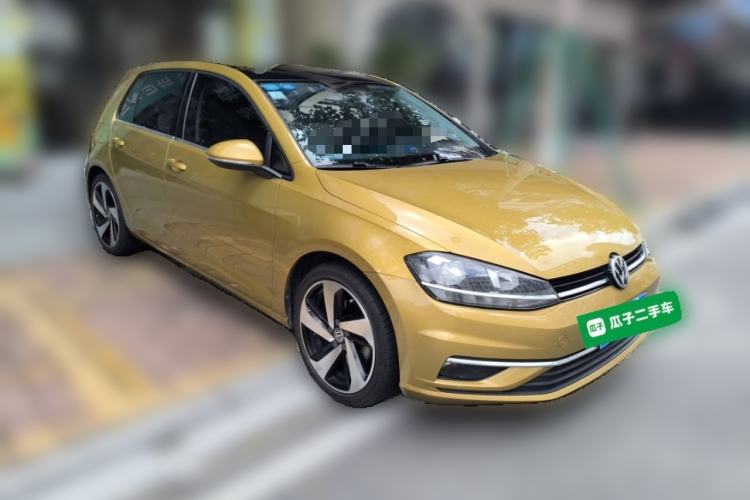 Used Volkswagen Golf 2018 230TSI Automatic Comfort Model Front Right 45 Deg