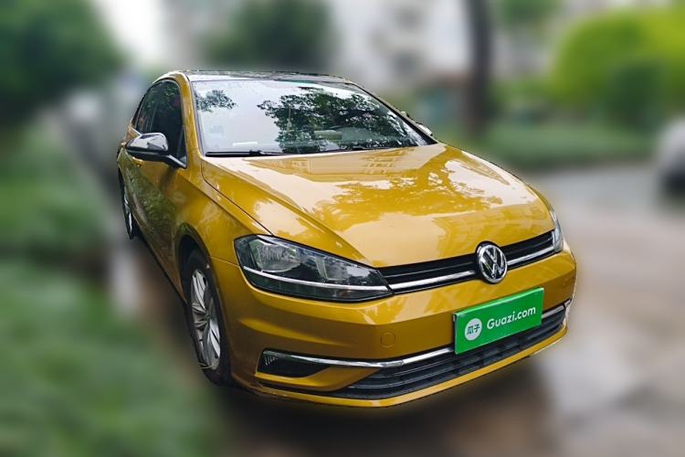 Used Volkswagen Golf 2018 230TSI Automatic Comfort Model Front Right 45 Deg