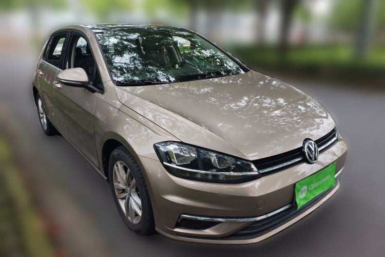 Used Volkswagen Golf 2018 230TSI Automatic Comfort Model Front Right 45 Deg