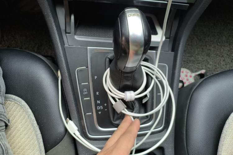 Used Volkswagen Golf 2018 230TSI Automatic Comfort Model Gear Lever